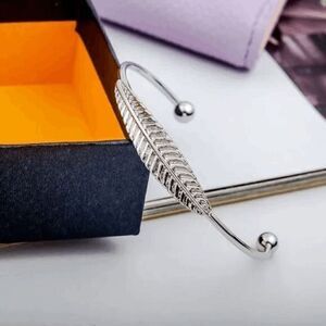 2/$21 Ladies Silver Leaf Dangle Bracelet